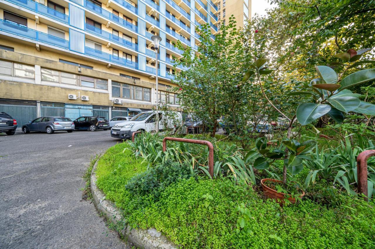 Pastelle Apartment With Own Parking Place Boedapest Buitenkant foto