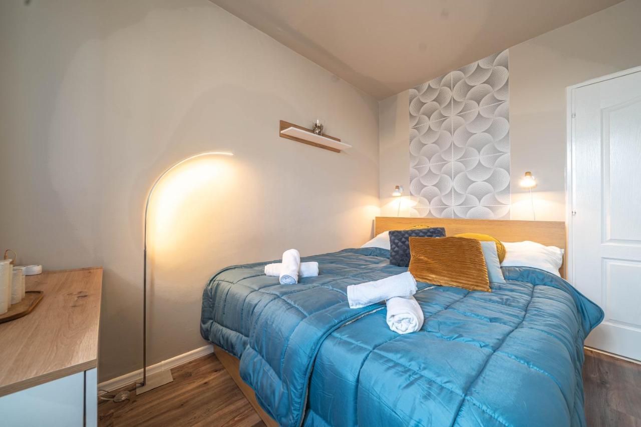 Pastelle Apartment With Own Parking Place Boedapest Buitenkant foto