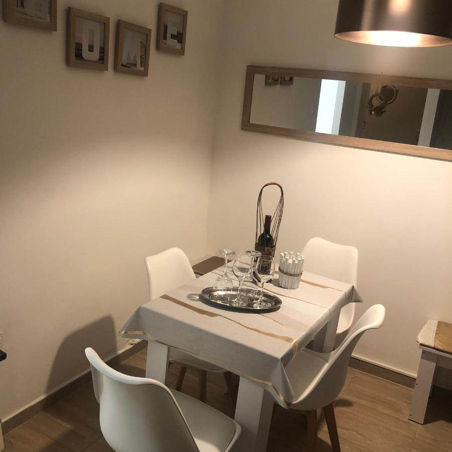 Pastelle Apartment With Own Parking Place Boedapest Buitenkant foto